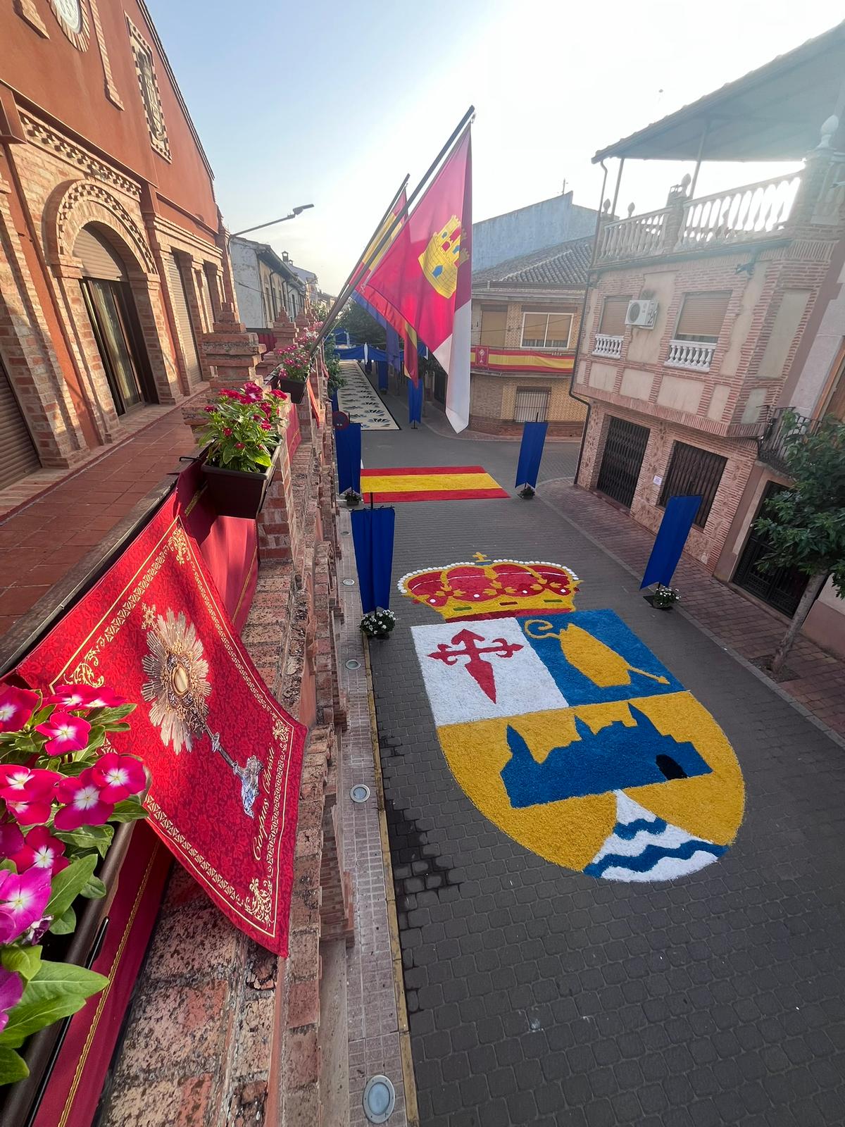 Devoción y arte efímero en la celebración del Corpus Christi en Villanueva de la Fuente Devoción y arte efímero en la celebración del Corpus Christi en Villanueva de la Fuente