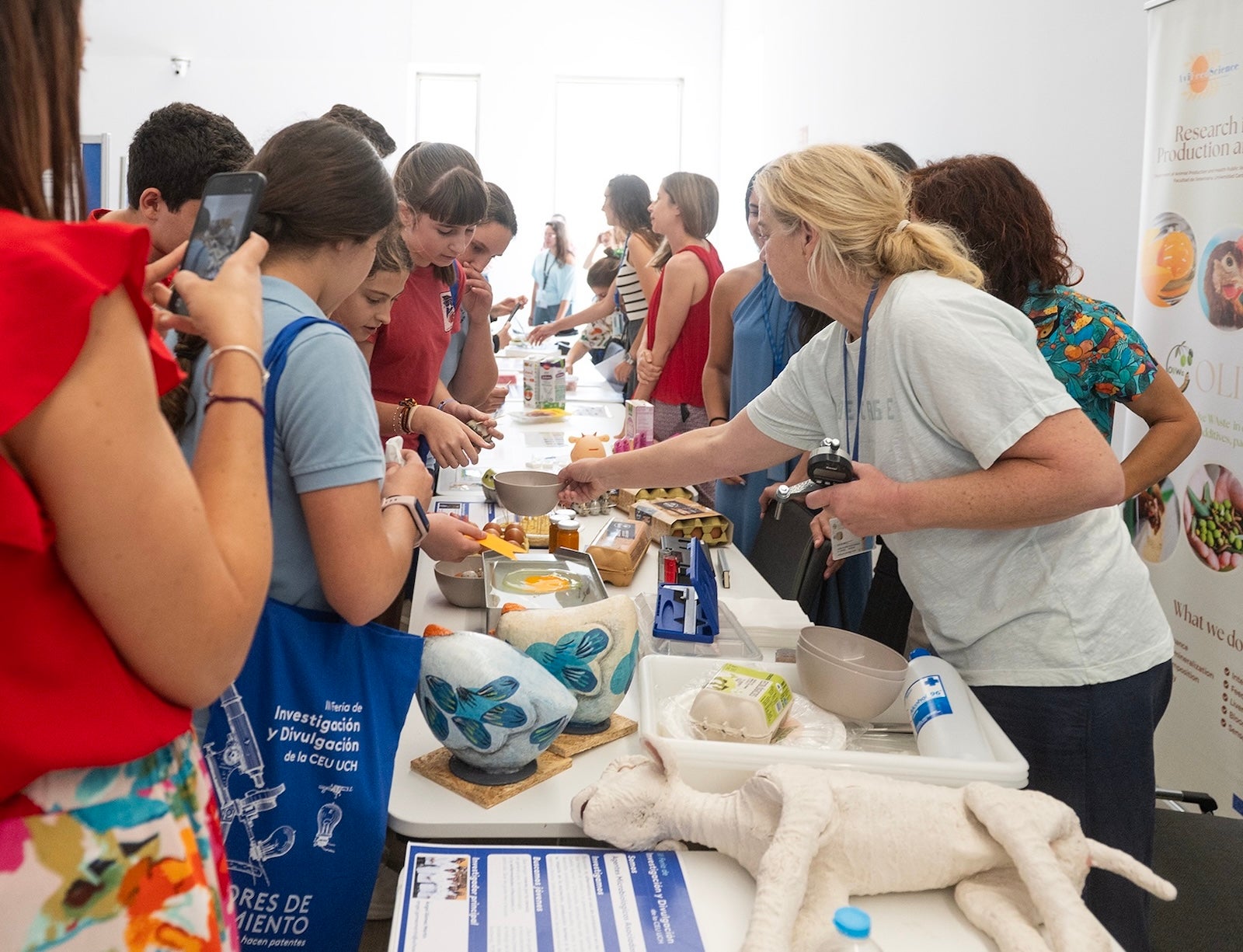 La CEU UCH celebra una feria de divulgación para promover vocaciones científicas entre los jóvenes La CEU UCH celebra una feria de divulgación para promover vocaciones científicas entre los jóvenes