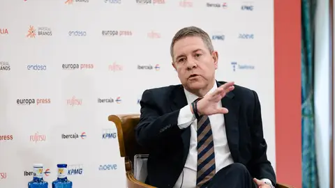 El presidente de Castilla-La Mancha, Emiliano García-Page, durante un desayuno informativo El presidente de Castilla-La Mancha, Emiliano García-Page, durante un desayuno informativo