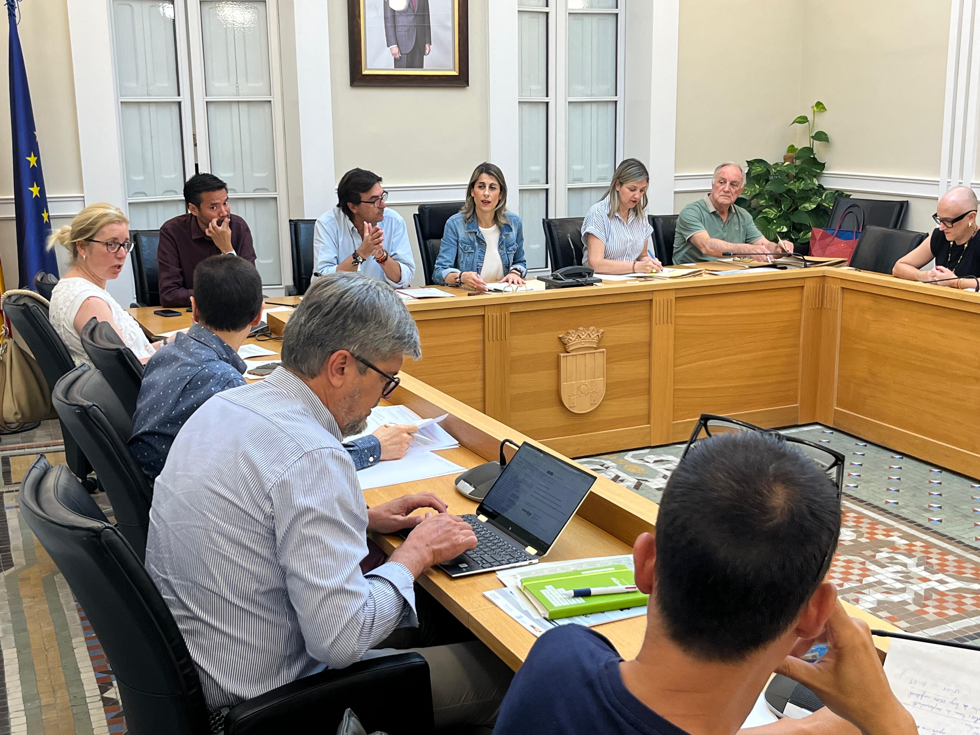 Crevillent va a solicitar al Gobierno central la inclusión del municipio en el Programa de Fomento de Empleo Agrario Crevillent va a solicitar al Gobierno central la inclusión del municipio en el Programa de Fomento de Empleo Agrario