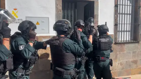 Detenida una pareja por regentar un local de venta de droga al menudeo en Higuera de Vargas Detenida una pareja por regentar un local de venta de droga al menudeo en Higuera de Vargas