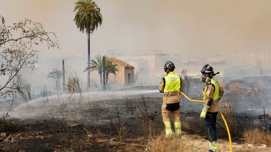 Incendio localizado en la pedanía de Garres y Lages en el parque regional murciano de El Valle-Carrascoy Incendio localizado en la pedanía de Garres y Lages en el parque regional murciano de El Valle-Carrascoy