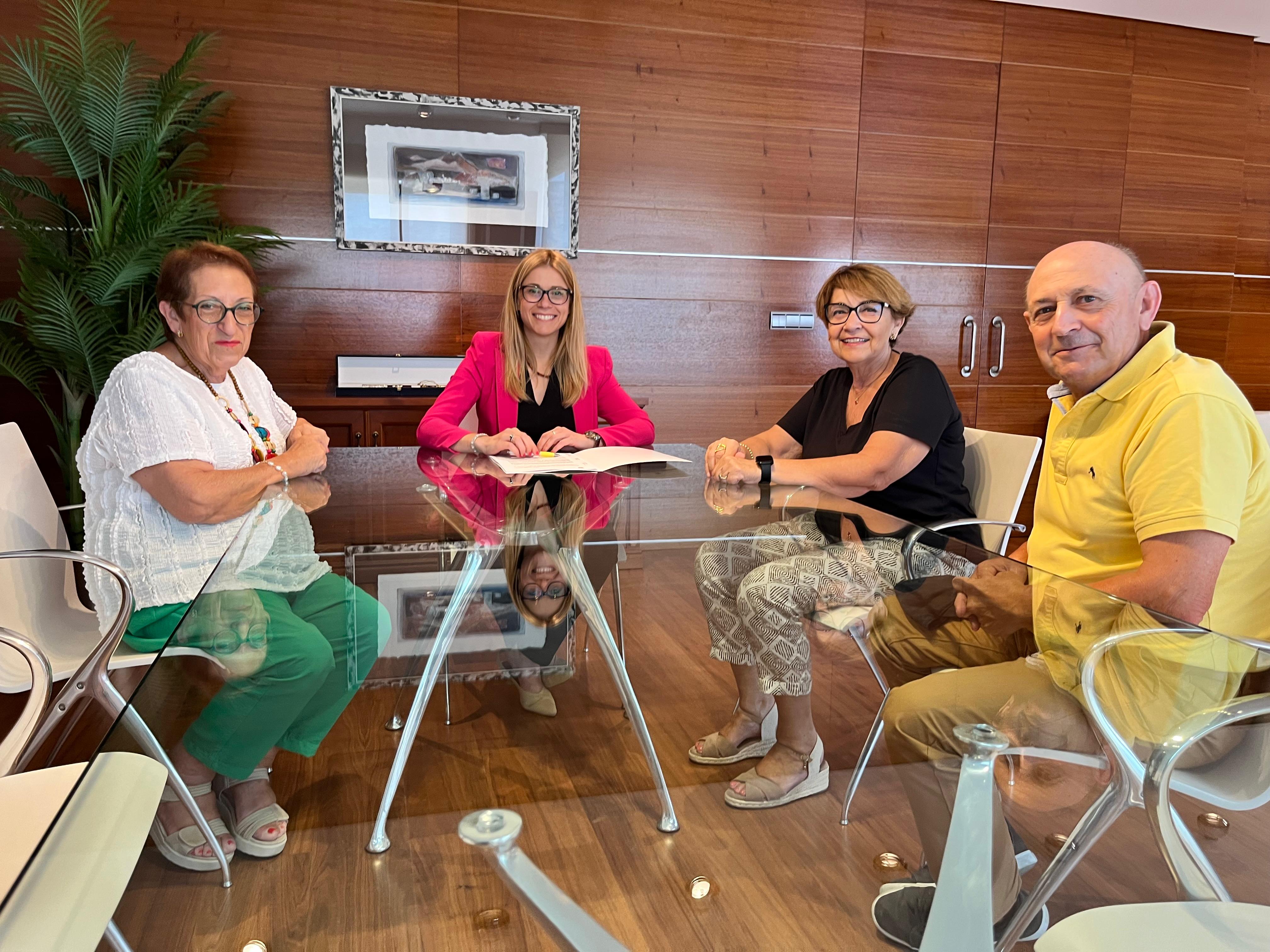 Finestrat renueva el convenio con el Club de Pensionistas y Jubilados Finestrat renueva el convenio con el Club de Pensionistas y Jubilados
