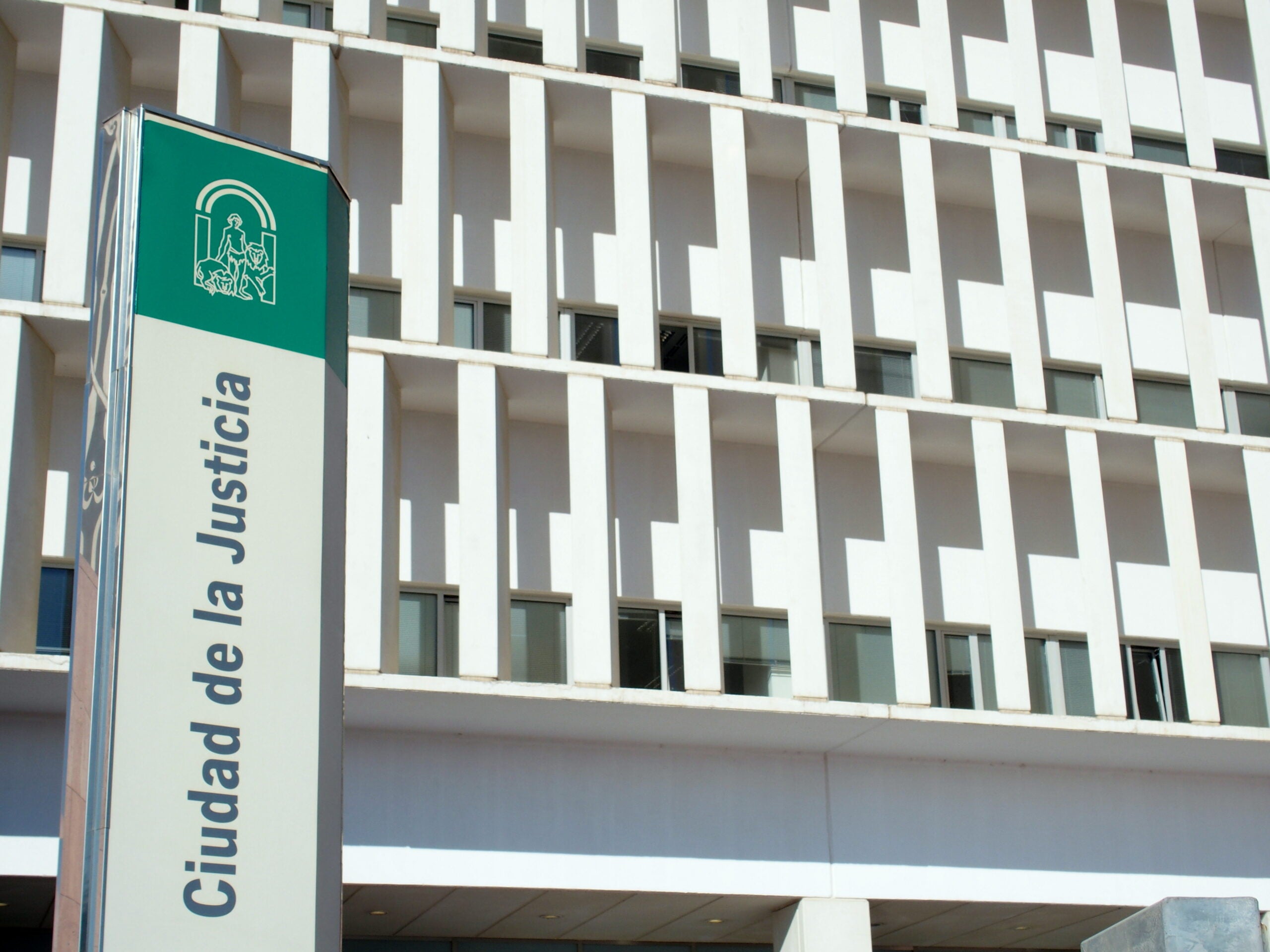 Condena al SAS por las graves secuelas ocasionadas a un niño durante una colonoscopia en un Hospital de Málaga Condena al SAS por las graves secuelas ocasionadas a un niño durante una colonoscopia en un Hospital de Málaga