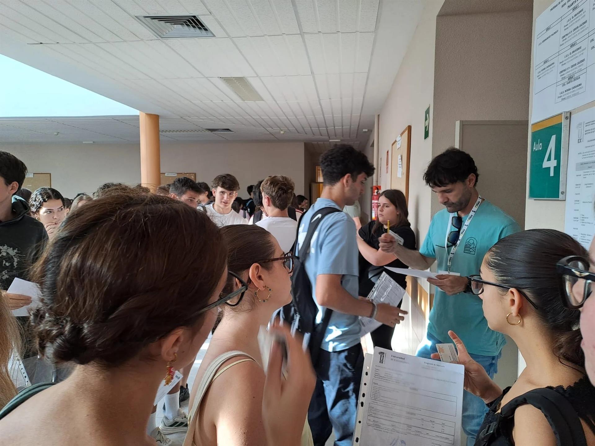 La PAU 2026 arrancaba en Extremadura con 5.873 estudiantes distribuidos en 13 sedes de toda la región La PAU 2026 arrancaba en Extremadura con 5.873 estudiantes distribuidos en 13 sedes de toda la región