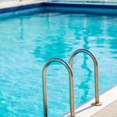 Imagen de archivo de una piscina.