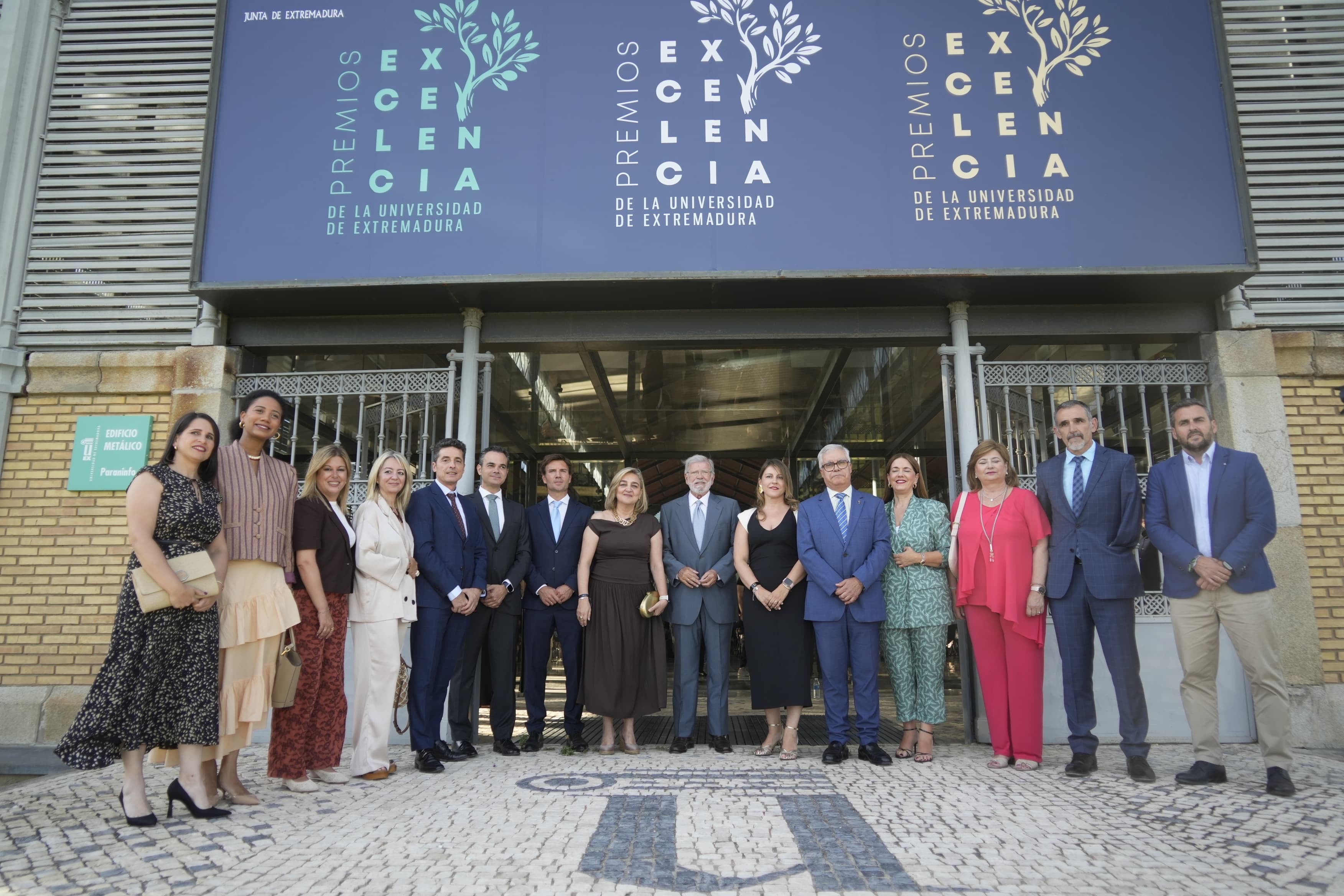 Educación reconoce a 127 alumnos de UEX con los Premios Excelencia por su esfuerzo y talento Educación reconoce a 127 alumnos de UEX con los Premios Excelencia por su esfuerzo y talento