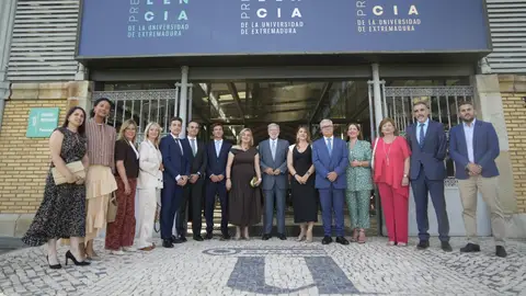 Educación reconoce a 127 alumnos de UEX con los Premios Excelencia por su esfuerzo y talento Educación reconoce a 127 alumnos de UEX con los Premios Excelencia por su esfuerzo y talento