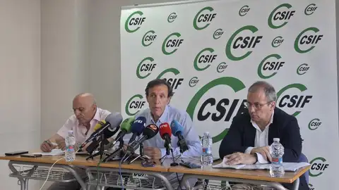 (I-D) El Presidente Autonómico de CSIF Comunidad Valenciana, Rafael Cantó; El Presidente Autonómico de CSIF Educación Comunidad Valenciana, José Seco, y el Presidente Nacional De CSIF, Mario Gutiérrez. (I-D) El Presidente Autonómico de CSIF Comunidad Valenciana, Rafael Cantó; El Presidente Autonómico de CSIF Educación Comunidad Valenciana, José Seco, y el Presidente Nacional De CSIF, Mario Gutiérrez.