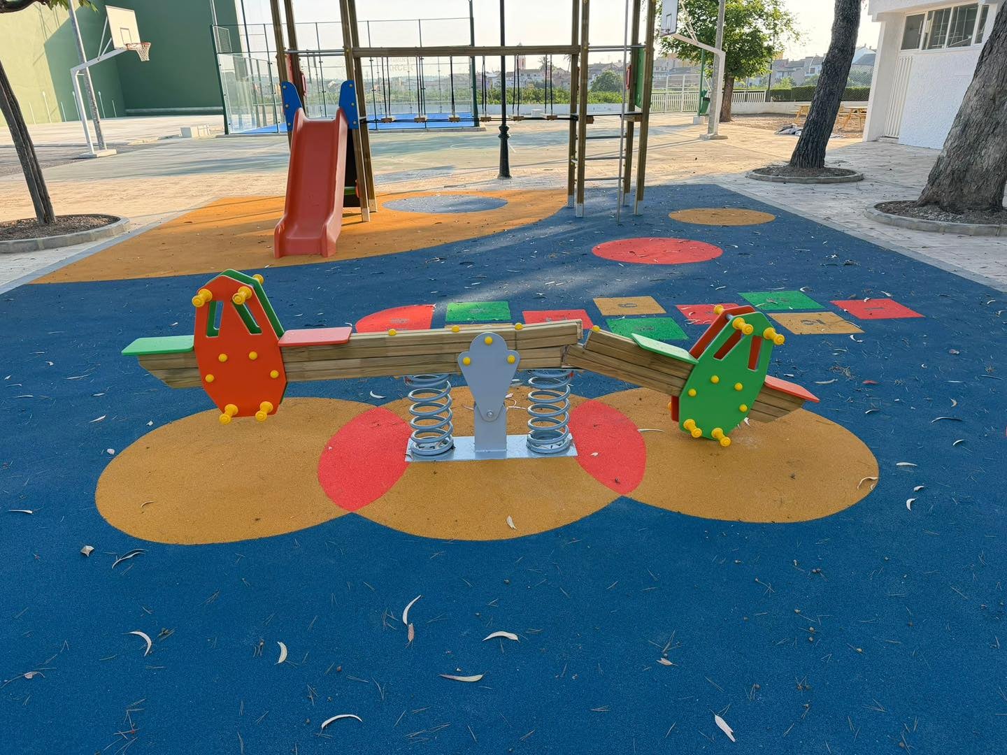 Cárcer denuncia el vandalismo que está sufriendo el polideportivo Cárcer denuncia el vandalismo que está sufriendo el polideportivo