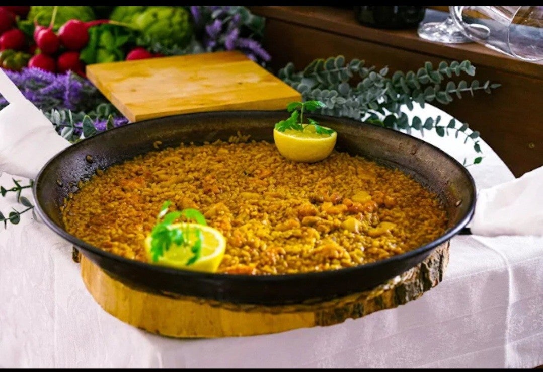 Nos sentamos a la mesa con Tony Pérez para saborear las jornadas 'Torrevieja y el Mar' y la Setmana Gastronòmica de la Nyora i el Llagostí de Guardamar Nos sentamos a la mesa con Tony Pérez para saborear las jornadas 'Torrevieja y el Mar' y la Setmana Gastronòmica de la Nyora i el Llagostí de Guardamar