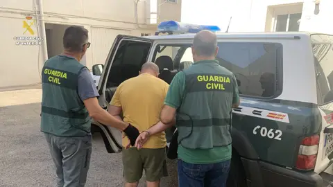 La Guardia Civil ha detenido a un hombre en la localidad de La Vall d'Uixó por un delito de hurto La Guardia Civil ha detenido a un hombre en la localidad de La Vall d'Uixó por un delito de hurto