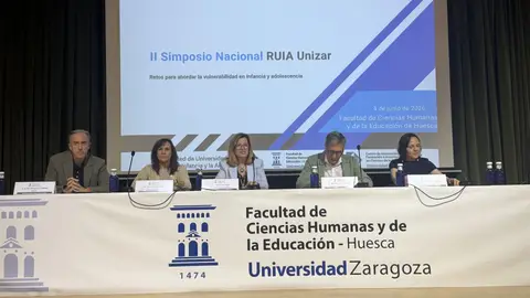 Expertos de universidades analizan en Huesca la vulnerabilidad de la infancia y la adolescencia Expertos de universidades analizan en Huesca la vulnerabilidad de la infancia y la adolescencia