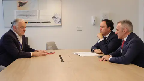 El Consell pide en Bruselas una regulación específica para la cerámica ante los retos de la descarbonización El Consell pide en Bruselas una regulación específica para la cerámica ante los retos de la descarbonización