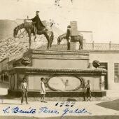 Hoguera Pérez Galdós de 1929 con los ninots de D. Quijote y Sancho