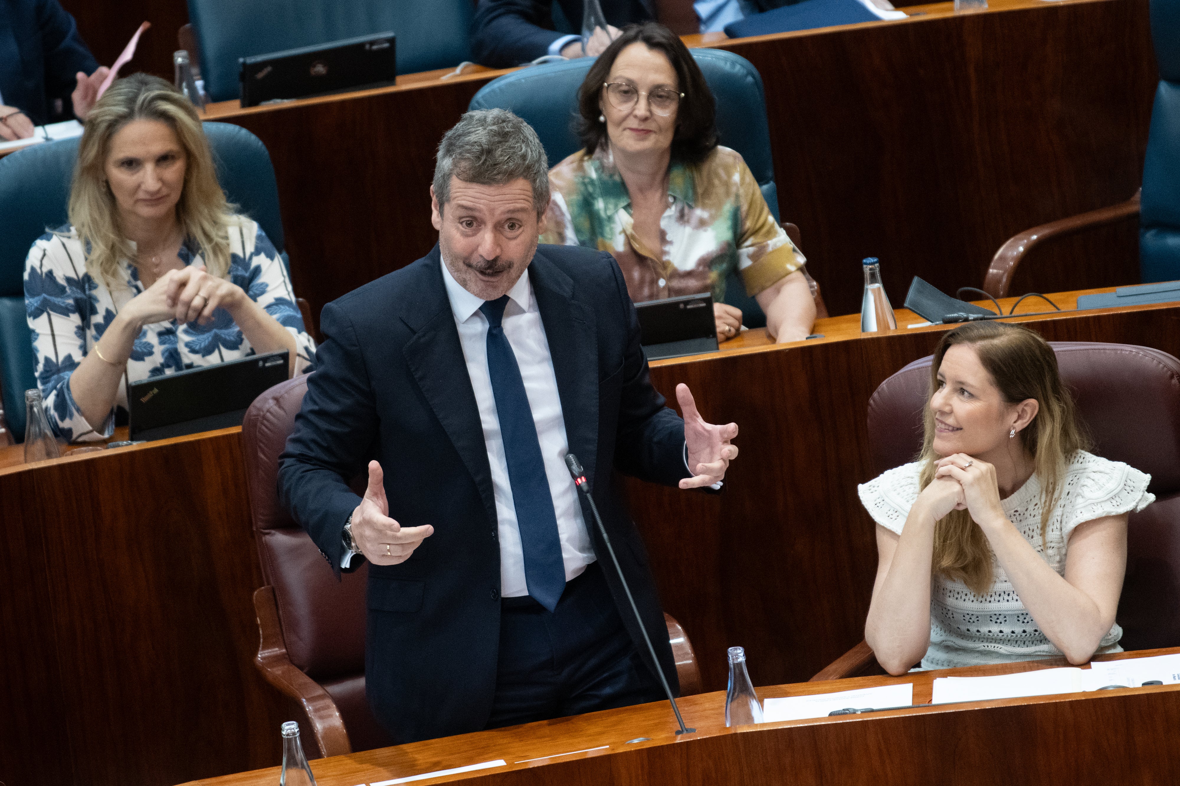 El consejero de Cultura de Ayuso, Mariano de Paco, dice que el calor en las aulas puede ser "fuente de inspiración" El consejero de Cultura de Ayuso, Mariano de Paco, dice que el calor en las aulas puede ser "fuente de inspiración"