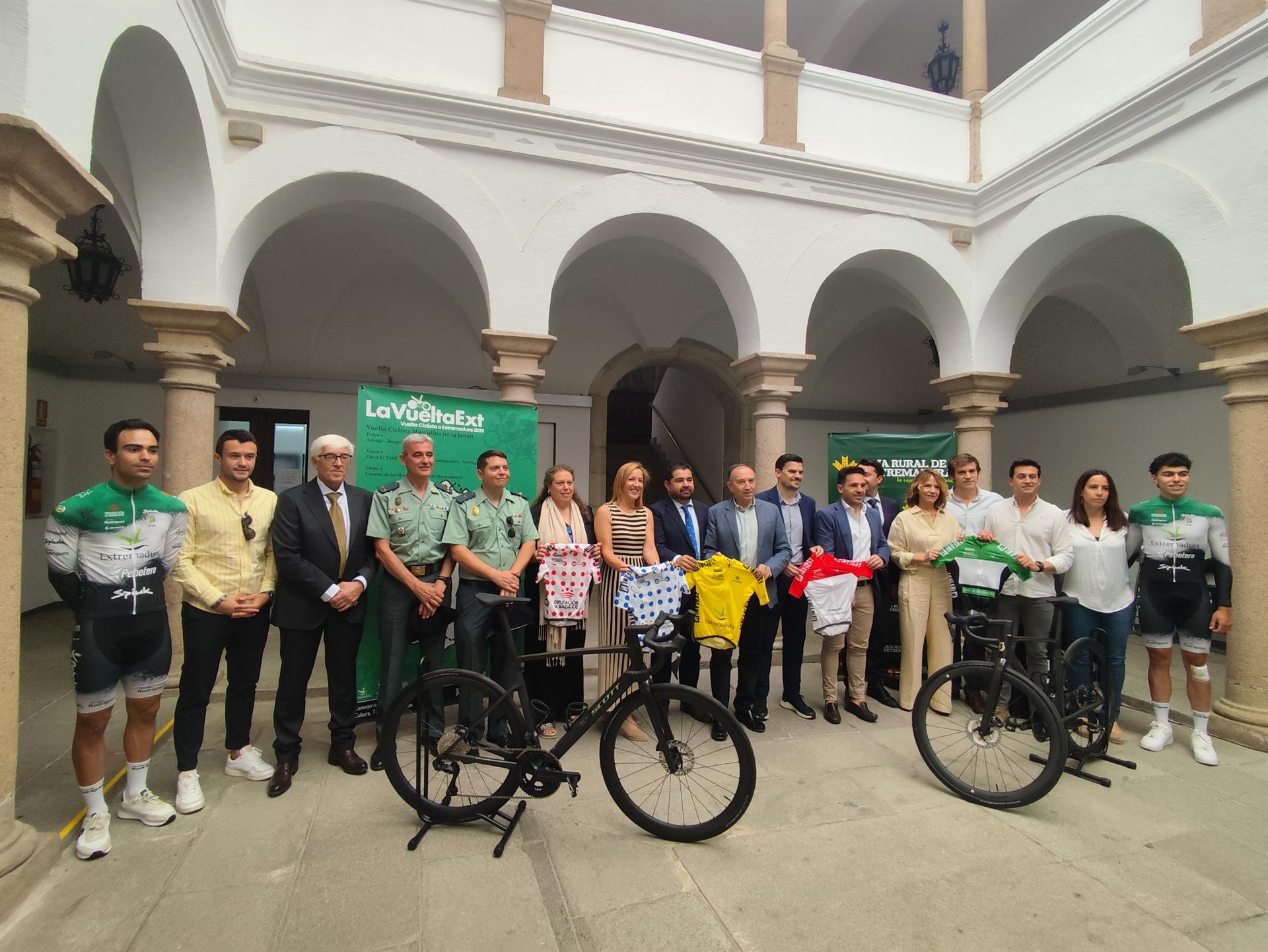 La Vuelta Ciclista a Extremadura se disputará del 12 al 14 de junio con 15 equipos y un recorrido de 485 kilómetros La Vuelta Ciclista a Extremadura se disputará del 12 al 14 de junio con 15 equipos y un recorrido de 485 kilómetros