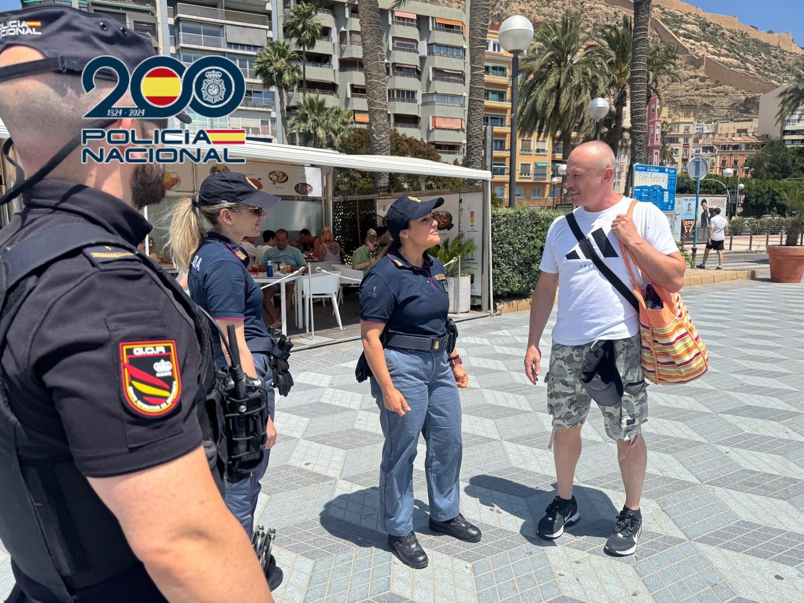 Los agentes de la Policía Nacional y sus colegas europeos patrullan las calles de Alicante Los agentes de la Policía Nacional y sus colegas europeos patrullan las calles de Alicante