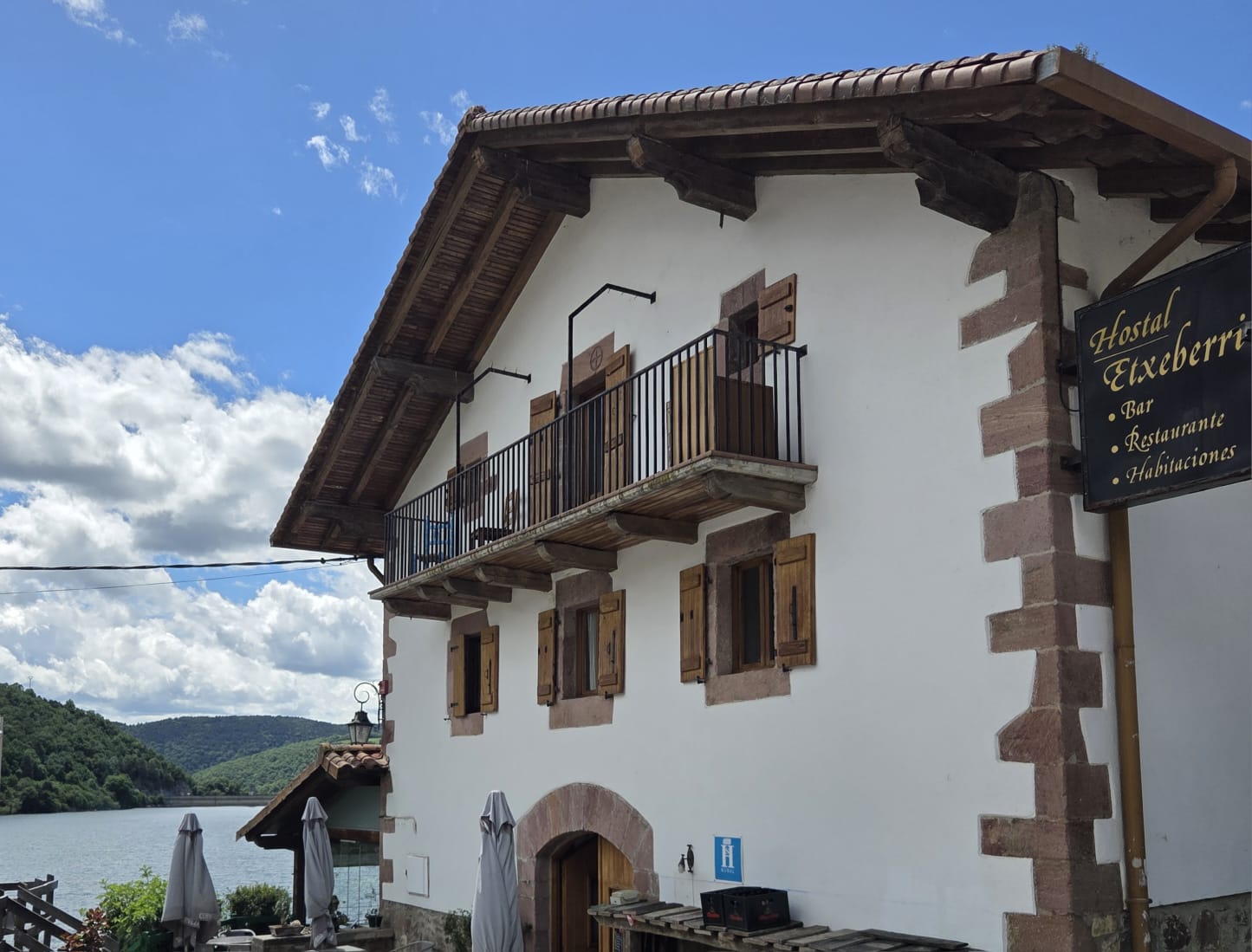 “Queremos crear un oasis en el norte de Navarra”, así es el nuevo proyecto del Hostal Etxeberri de Eugi “Queremos crear un oasis en el norte de Navarra”, así es el nuevo proyecto del Hostal Etxeberri de Eugi
