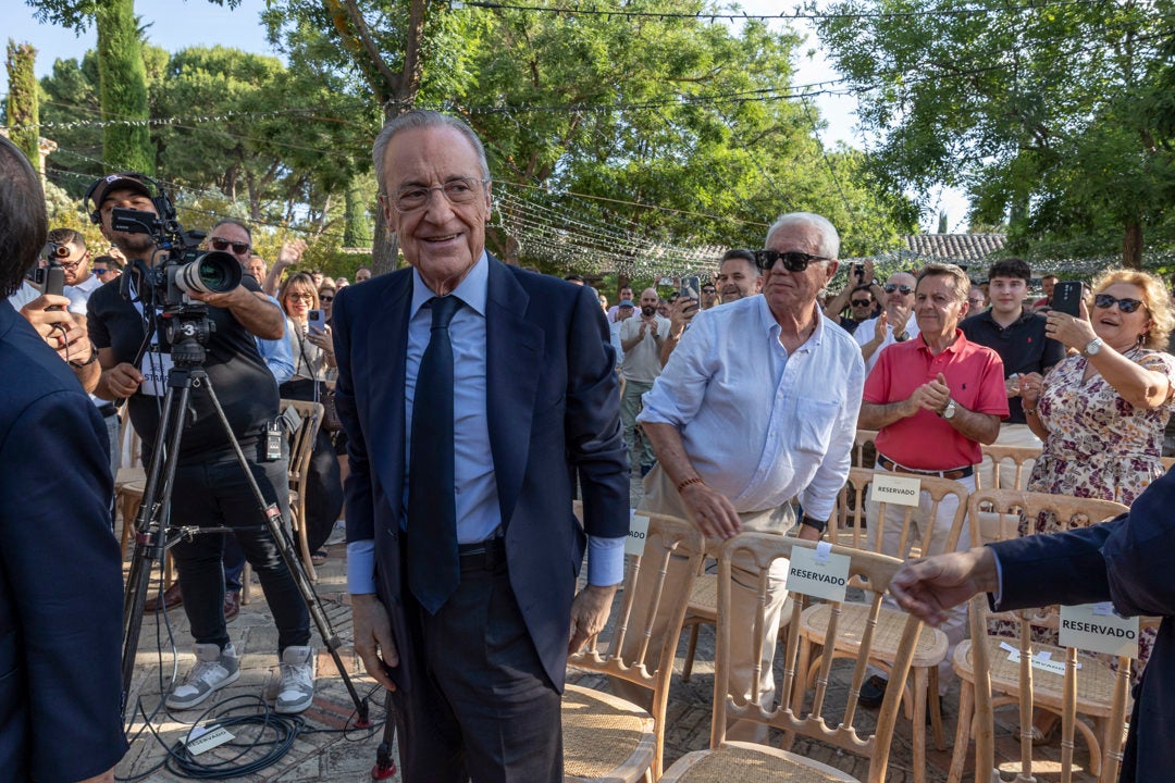 Florentino anuncia a Dumfries y promete un galáctico Florentino anuncia a Dumfries y promete un galáctico