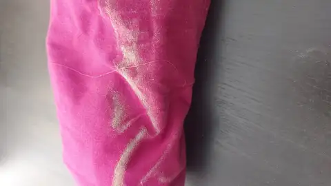 Prenda de ropa llena de polvo que genera el solar de la calle Blas Orts Sánchez de Elche. Prenda de ropa llena de polvo que genera el solar de la calle Blas Orts Sánchez de Elche.