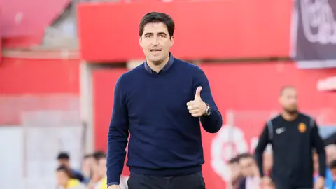 Ya es oficial: Iraola, nuevo entrenador del Liverpool Ya es oficial: Iraola, nuevo entrenador del Liverpool