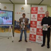 El concejal de Servicios Sociales, Toni Marín, el consiliario de Cáritas Interparroquial, mosén Javier Aparici y el presidente de la entidad, Enrique Cortés. 
