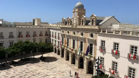 Pantallas en los bares para seguir la fase de play-offs de la UD Almería y el Mundial de Fútbol ONDA CERO ALMERIA
