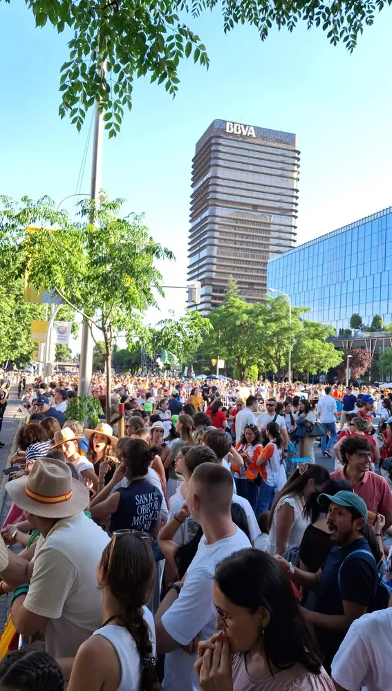 Calles abarrotadas en Madrid por la llegada del Papa Calles abarrotadas en Madrid por la llegada del Papa