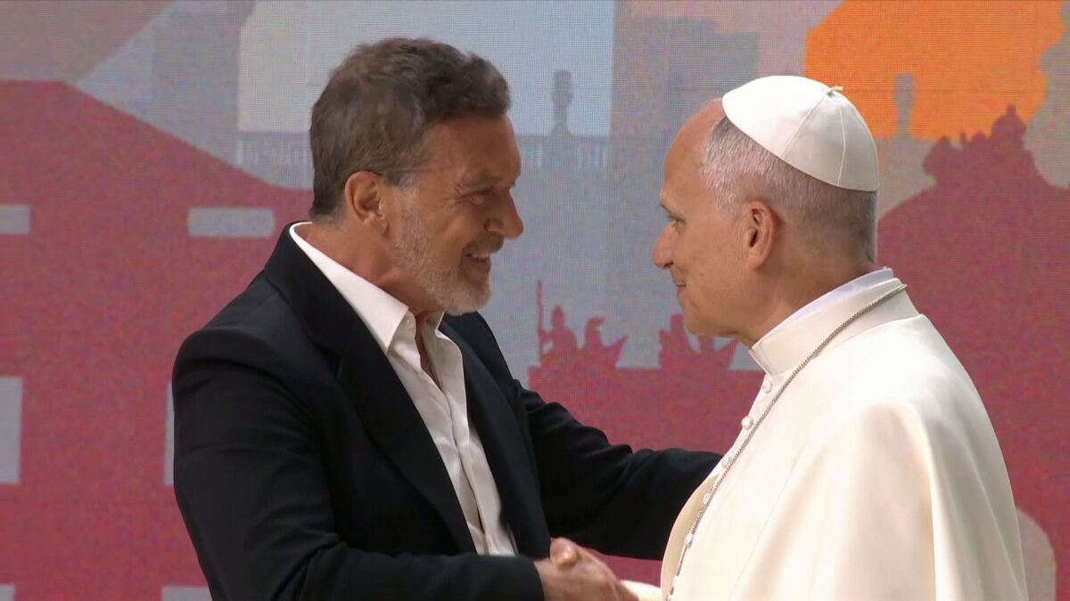 Antonio Banderas reivindica ante León XIV el arte como puent