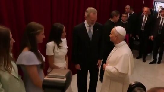Los reyes despiden al papa tras la misa del Corpus