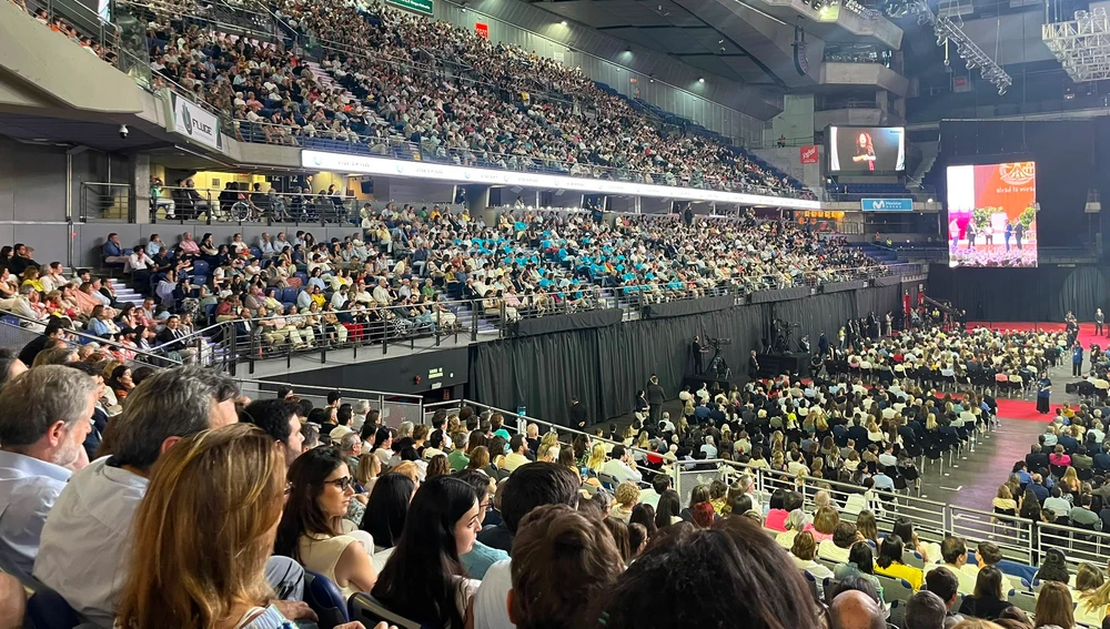 Las gradas del Movistar Arena llenan el Movistar Arena para el acto de León XIV Las gradas del Movistar Arena llenan el Movistar Arena para el acto de León XIV