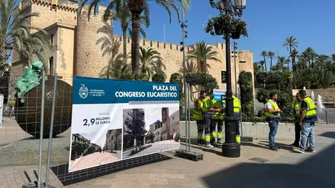 Inicio de las obras de renovación integral de la plaza del Congreso Eucarístico de Elche. Inicio de las obras de renovación integral de la plaza del Congreso Eucarístico de Elche.
