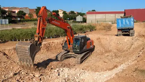 Comienzan las obras de mejora del acceso a Solana de los Barros desde la EX-300, que durarán 10 meses Comienzan las obras de mejora del acceso a Solana de los Barros desde la EX-300, que durarán 10 meses
