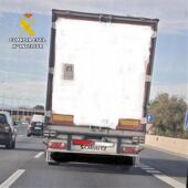 Camión que robaron los detenidos