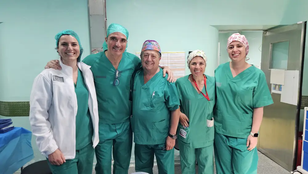 Equipo de la unidad de Pared Abdominal del Servicio de Cirugía General del Hospital General Universitario de Elche. Equipo de la unidad de Pared Abdominal del Servicio de Cirugía General del Hospital General Universitario de Elche.