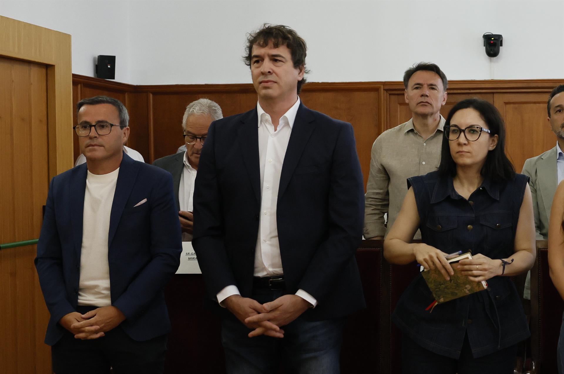 El juicio al hermano de Pedro Sánchez se reanuda este lunes tras el aumento de petición de penas por las acusaciones El juicio al hermano de Pedro Sánchez se reanuda este lunes tras el aumento de petición de penas por las acusaciones