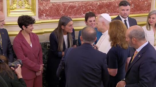 Qu&eacute; le ha pedido M&iacute;riam Nogueras al papa Le&oacute;n XIV al agarrarle de la mano "His holiness, like Gaud&iacute;, I am catalan"