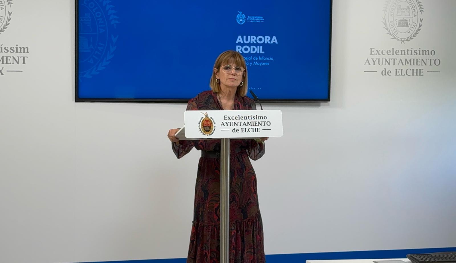 Elche crea ayudas para personas de la tercera edad en situación de vulnerabilidad y familias con hijos y escasos recursos Elche crea ayudas para personas de la tercera edad en situación de vulnerabilidad y familias con hijos y escasos recursos
