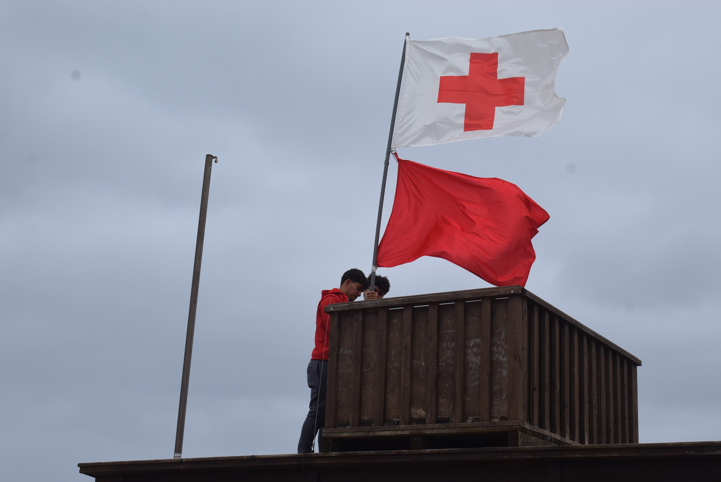 Cruz Roja inicia el servicio de salvamento y socorrismo en las playas de Piélagos Cruz Roja inicia el servicio de salvamento y socorrismo en las playas de Piélagos