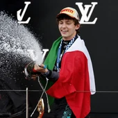 Antonelli vuelve a ganar y Alonso entra en los puntos Antonelli vuelve a ganar y Alonso entra en los puntos