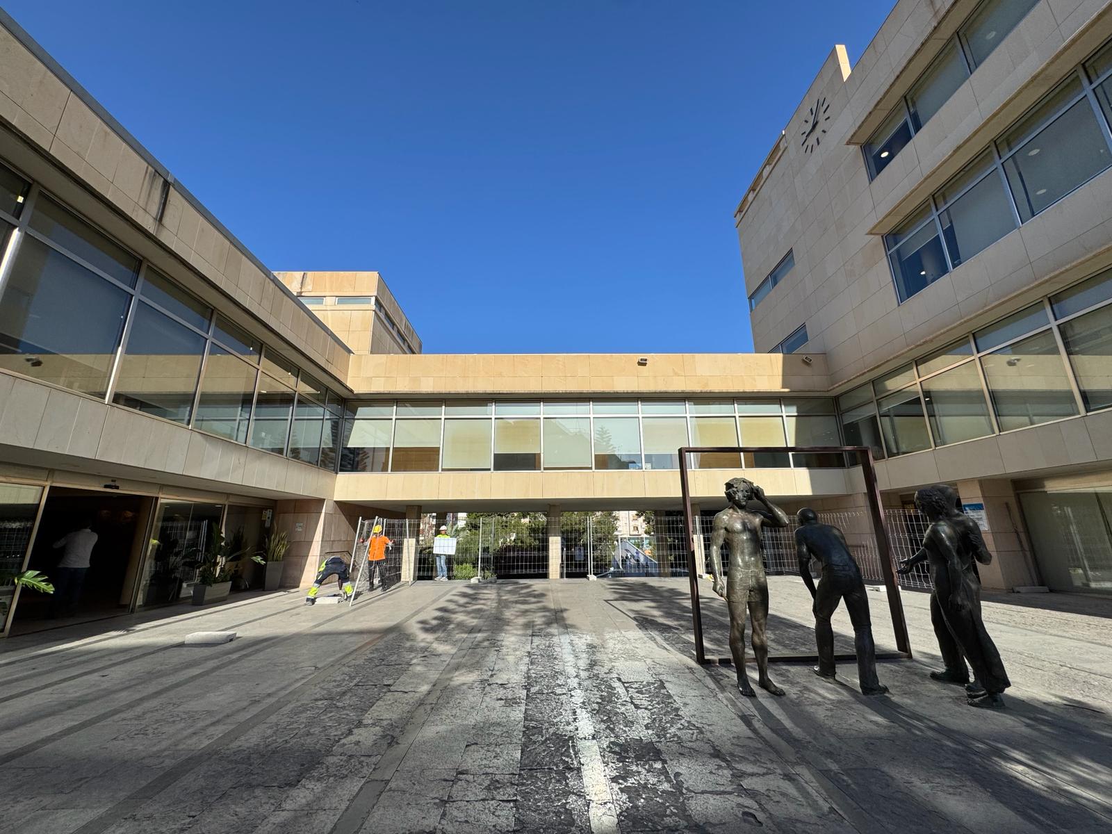 Arrancan en Elche los trabajos de reurbanización del entorno del Mercado Central Arrancan en Elche los trabajos de reurbanización del entorno del Mercado Central