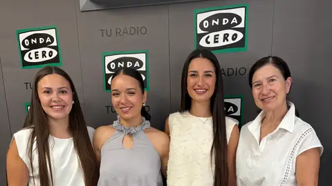 La Reina Mayor y sus Damas en Onda Cero Elche La Reina Mayor y sus Damas en Onda Cero Elche