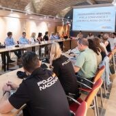 Representantes del ejecutivo, fuerzas y cuerpos de seguridad o de la comunidad educativa, durante la reunión del observatorio