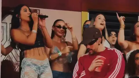RaiNao con Bad Bunny en el concierto del 7 de junio en el Metropolitano de Madrid. RaiNao con Bad Bunny en el concierto del 7 de junio en el Metropolitano de Madrid.