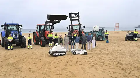 Cruz Roja vigilará las playas durante 103 días este verano en Santander Cruz Roja vigilará las playas durante 103 días este verano en Santander