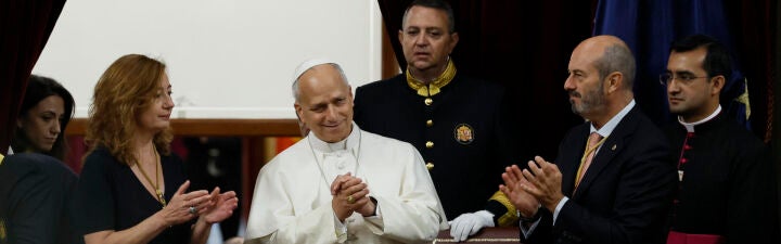 ¿Cree que es coherente la ovación al papa durante 7 minutos en el Parlamento tras su discurso sobre el aborto, la eutanasia o la inmigración?