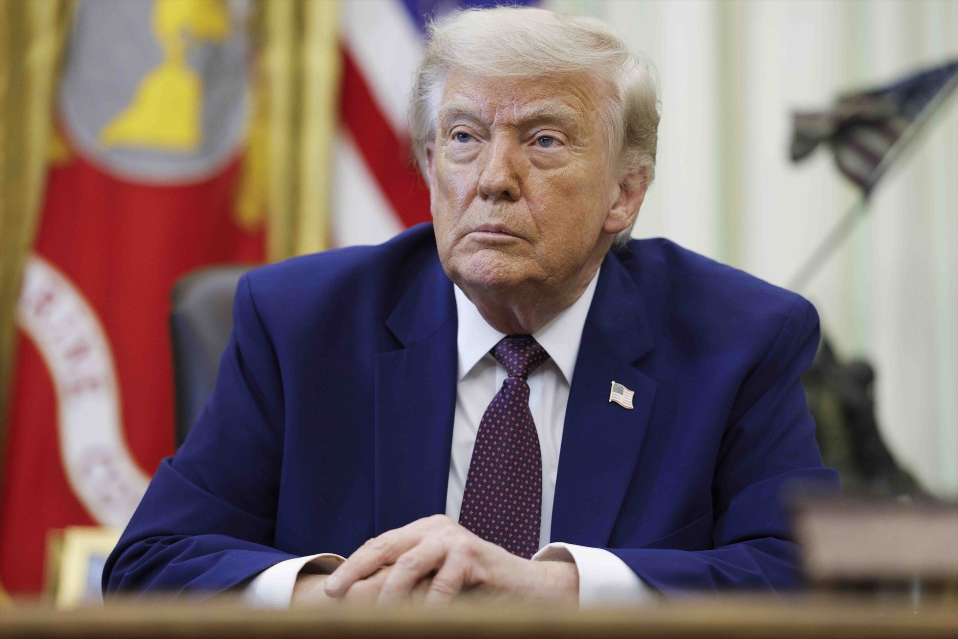 Trump anuncia represalias contra Irán tras el derribo de un helicóptero estadounidense: "Debemos responder a este ataque" Trump anuncia represalias contra Irán tras el derribo de un helicóptero estadounidense: "Debemos responder a este ataque"