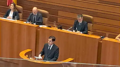 Las Cortes acogen el debate de investidura Las Cortes acogen el debate de investidura