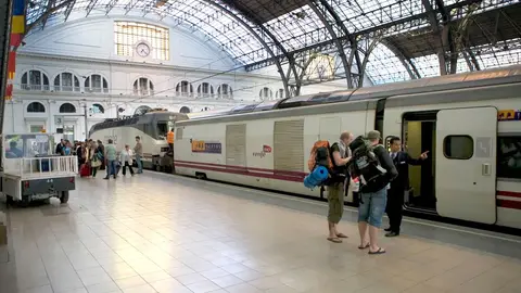 Verano Joven 2026: requisitos, plazos para obtener descuentos en billetes de bus y tren Verano Joven 2026: requisitos, plazos para obtener descuentos en billetes de bus y tren